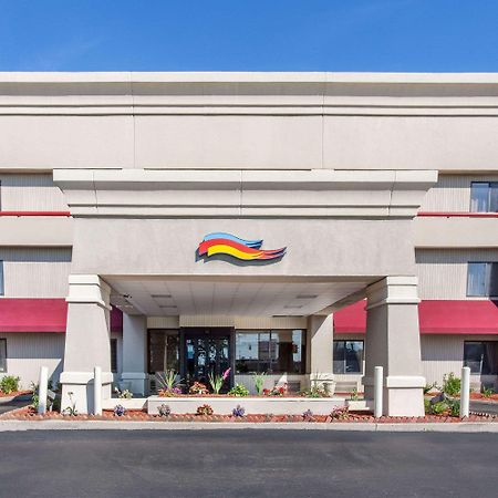 Baymont By Wyndham Detroit/Roseville Exterior foto