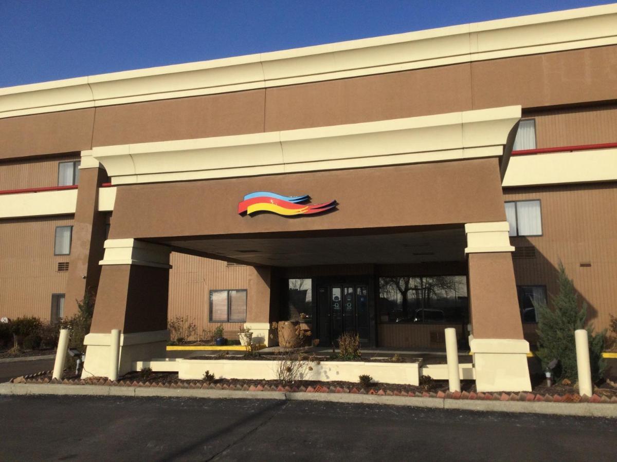 Baymont By Wyndham Detroit/Roseville Exterior foto