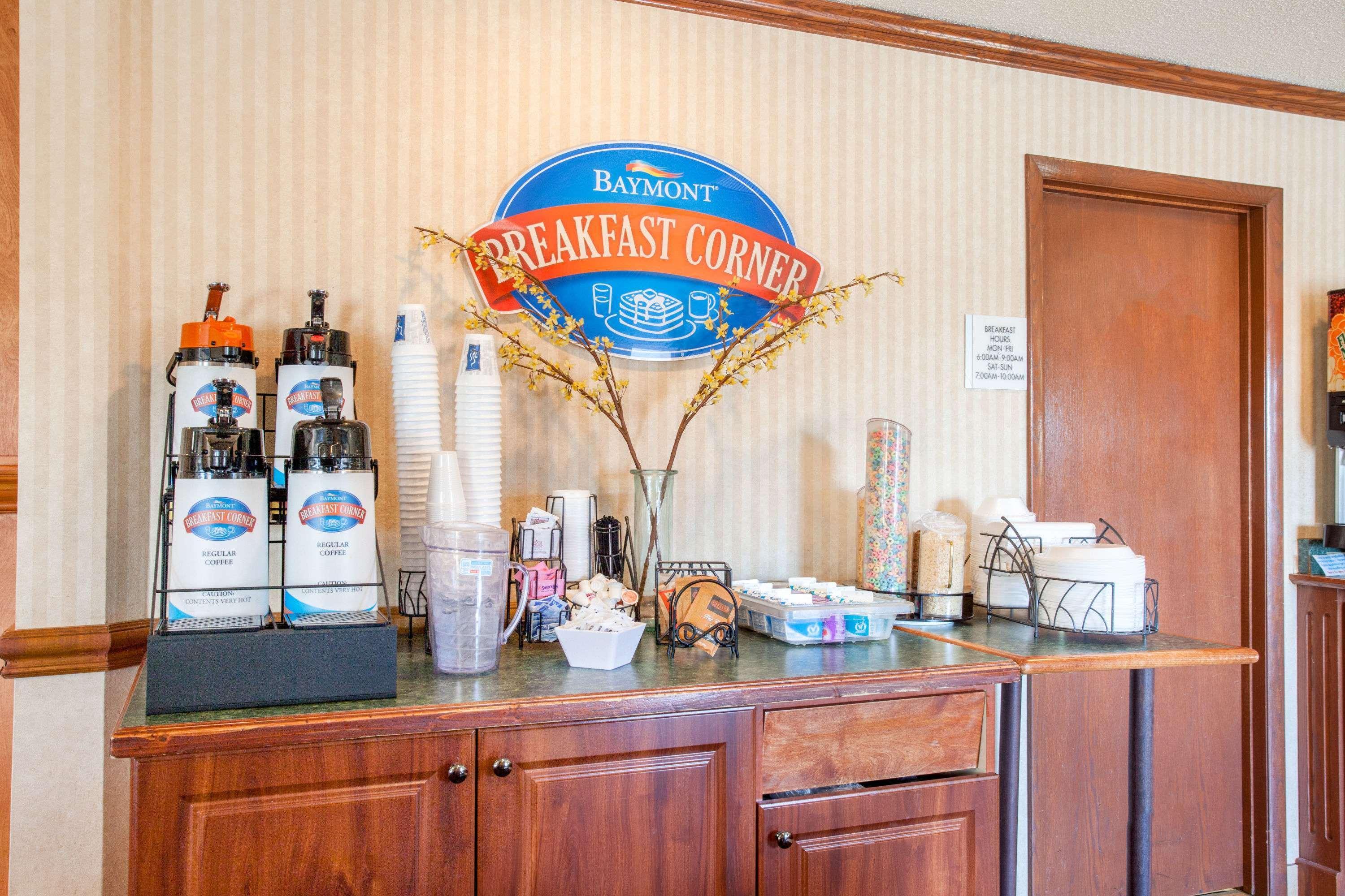 Baymont By Wyndham Detroit/Roseville Exterior foto